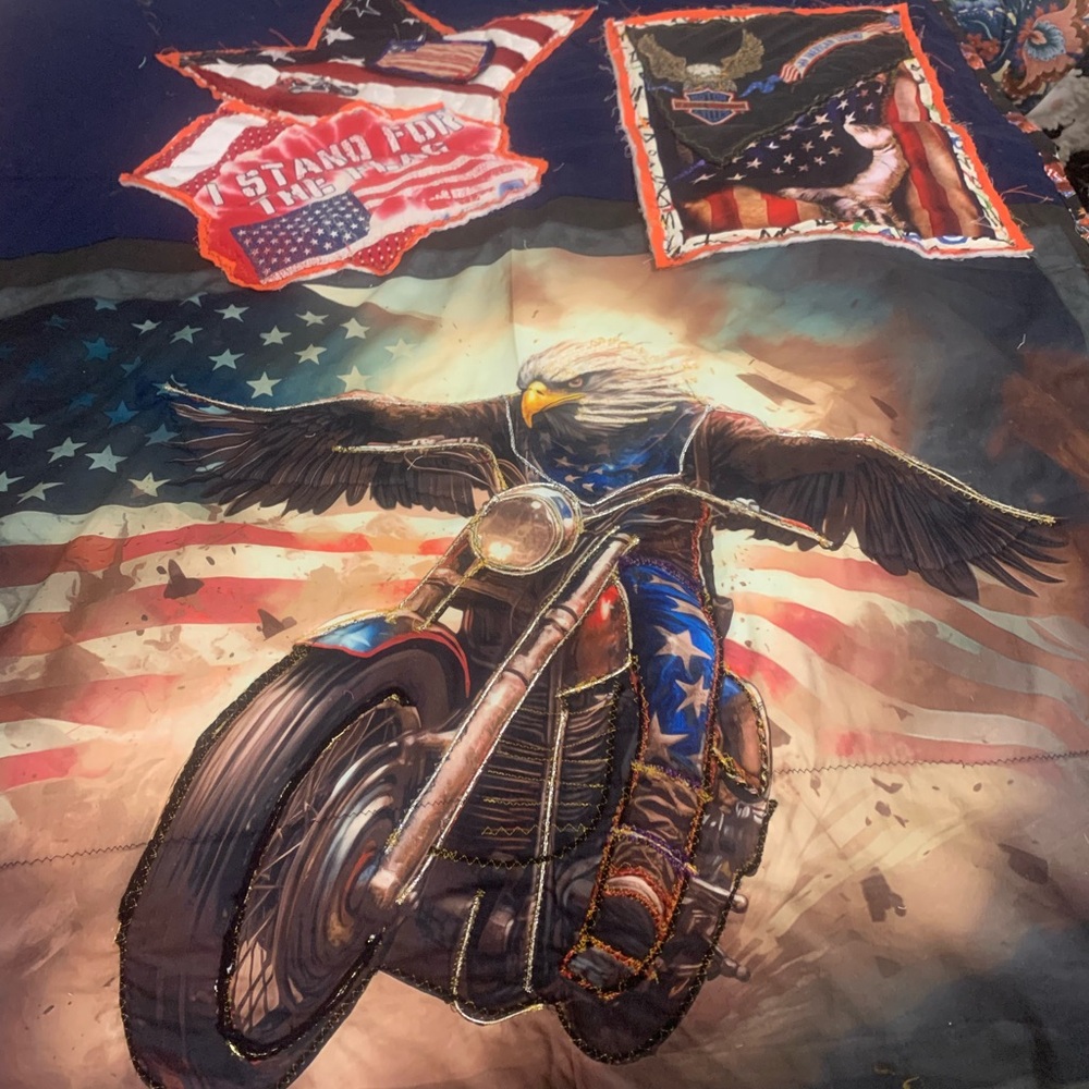 Quilt lazy boy size American Pride cotton  66” by 44” size